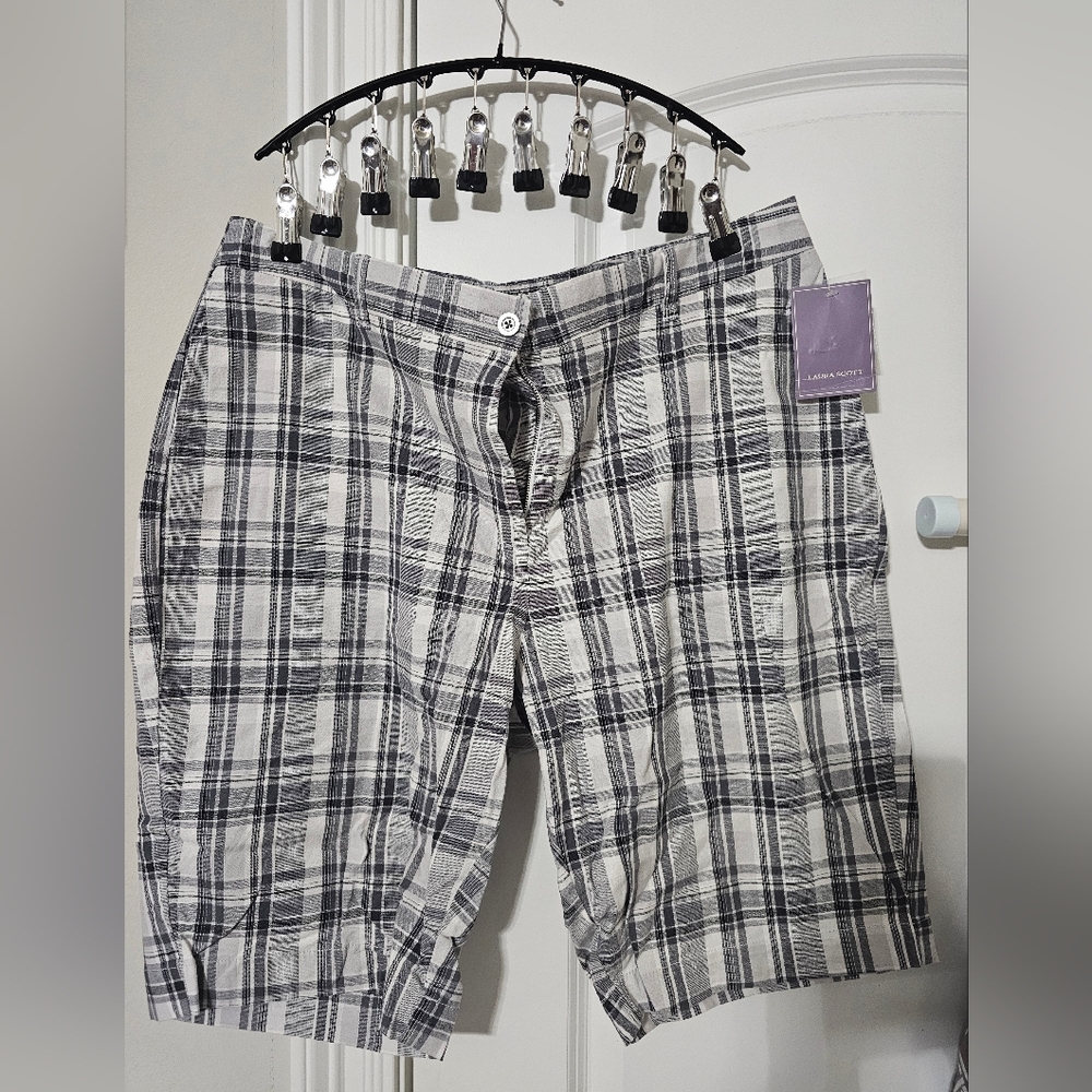 Black and Gray Plaid Shorts Size 16 NWT